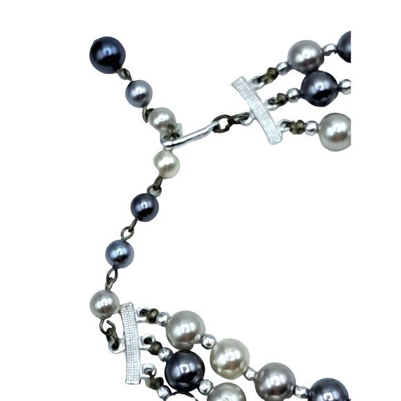 Triple Strand Beaded Necklace Japan Faux Pearl Gray White Signed Vintage Costume - Picture 5 of 6